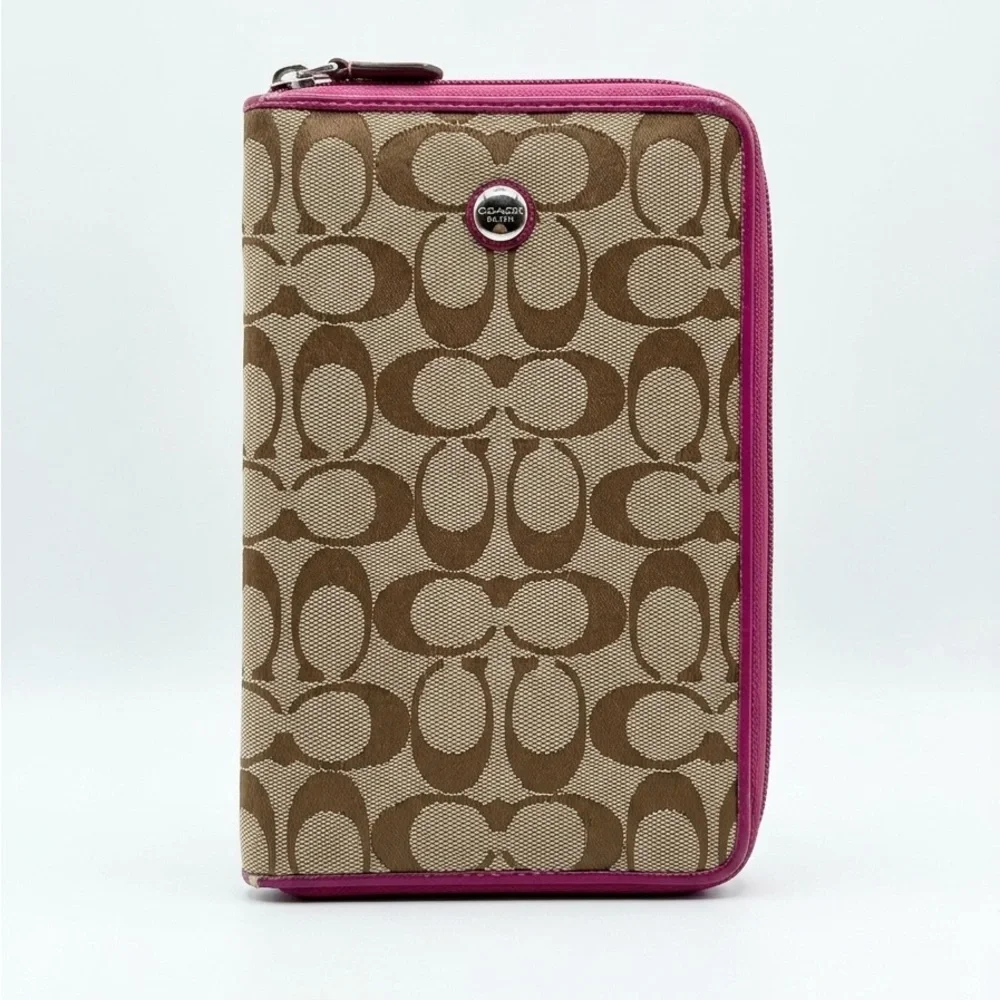 Coach Vintage Signature Canvas Tech Case